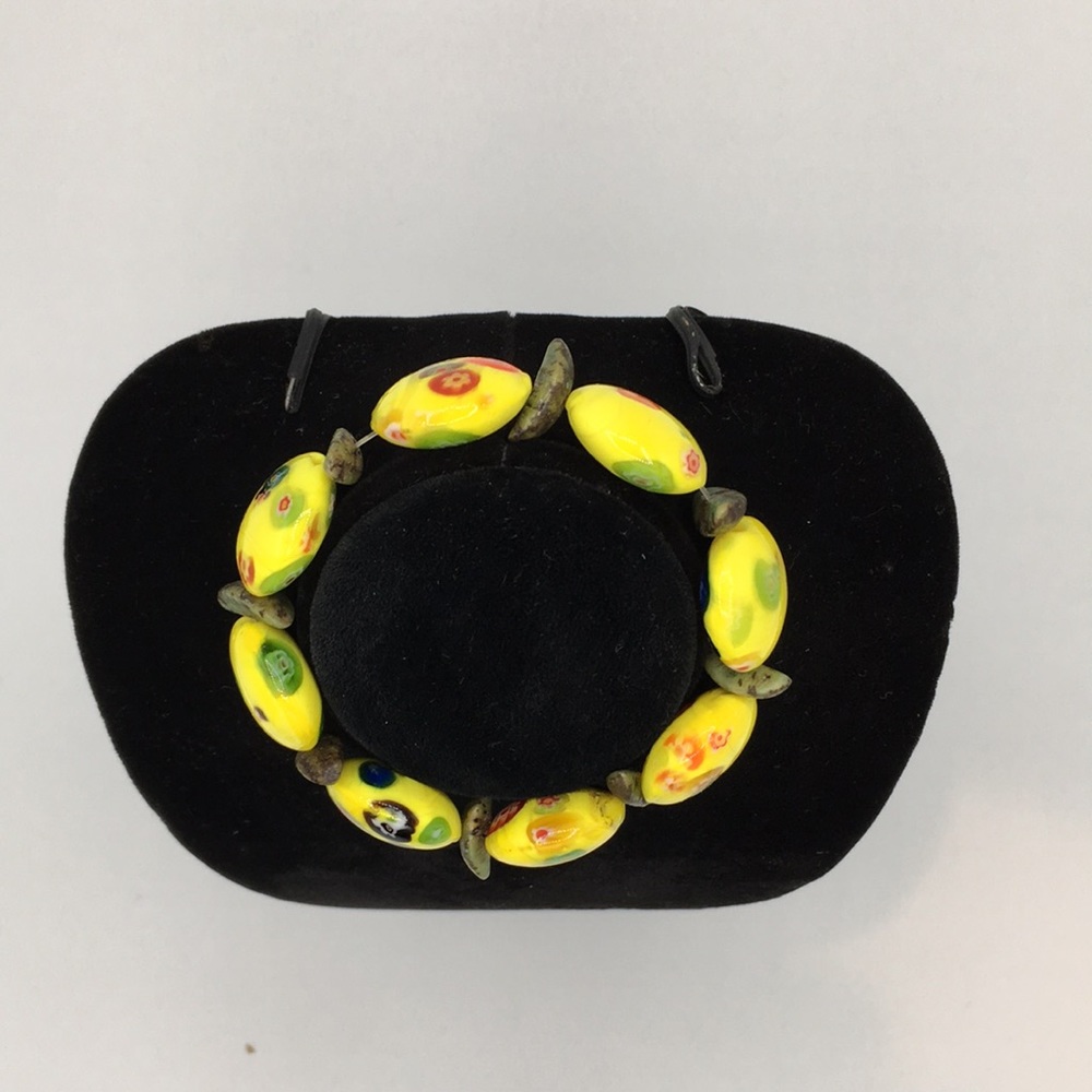 Stretchy Yellow Glass Bead Bracelet